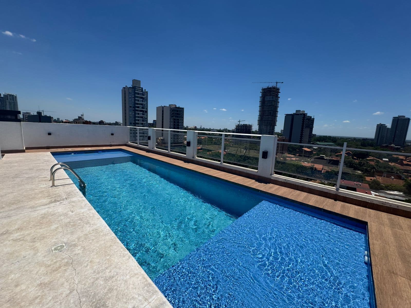 EN ALQUILER – Amplio Departamento | Las Lomas