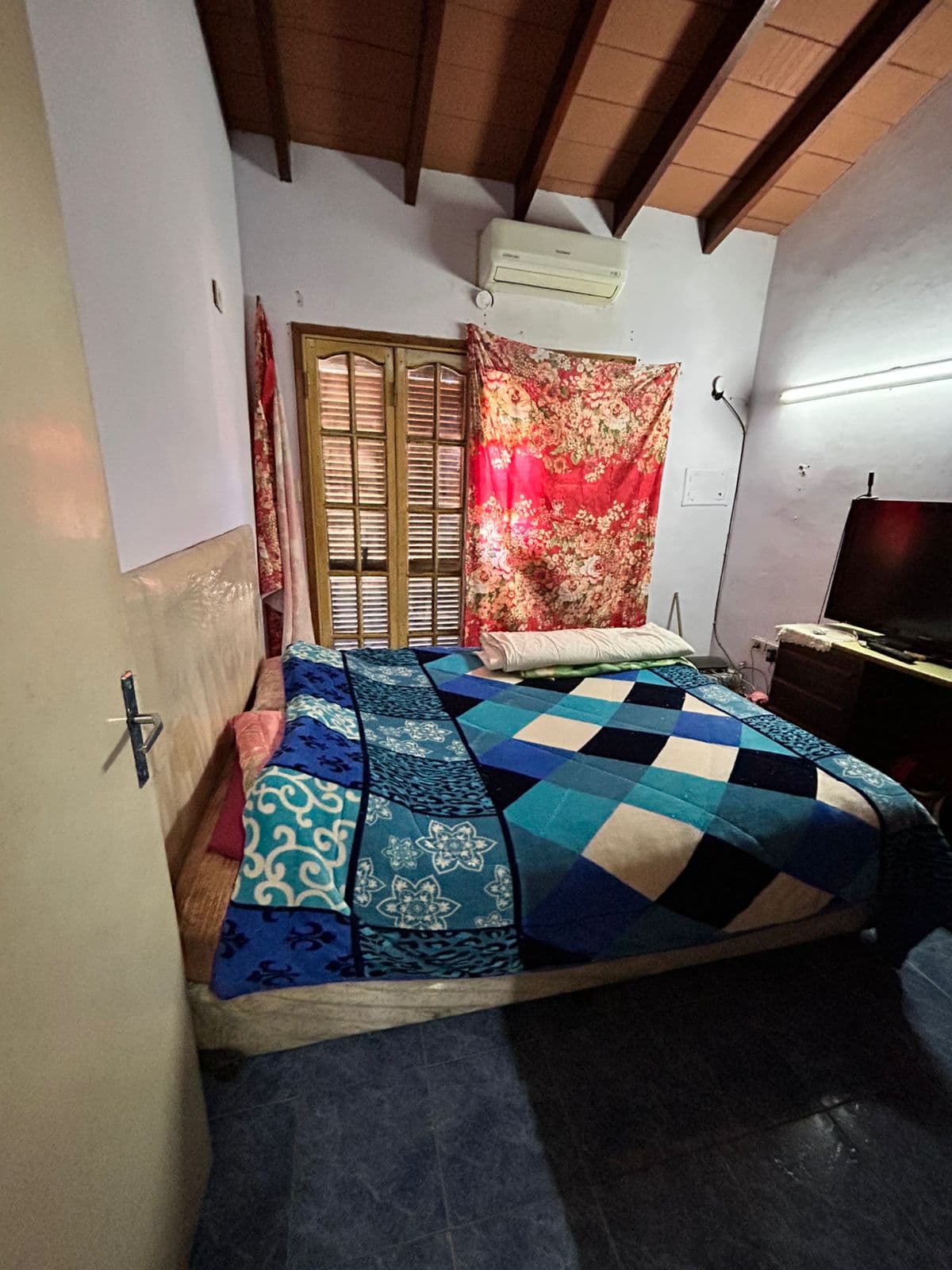 A Cuadras Del Colegio Cristo Rey - Venta De Casa Con Pileta, foto 5