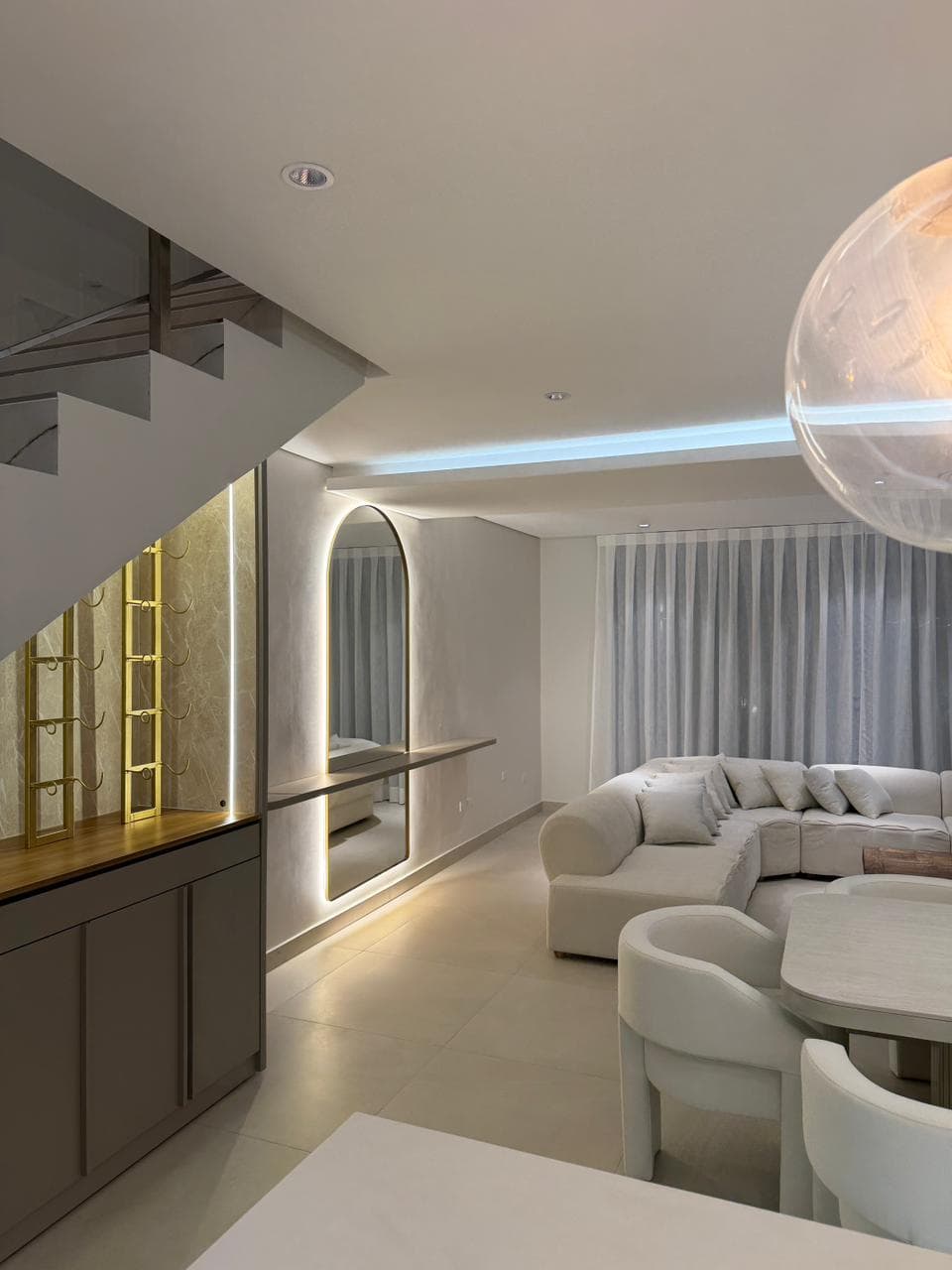 Dúplex En Alquiler, Amoblado De 3 Suite, A Estrenar, Zona Barrio Ycua Sati — foto 4
