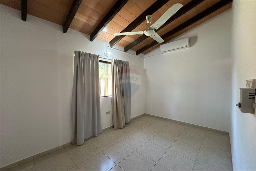 de Casa en Laurelty, Luque, foto 5