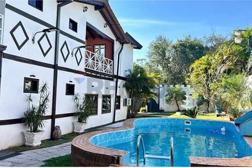 Casa-Venta-PY Cordillera San Bernardino Avda. El Bosque Urbanización Sadi
