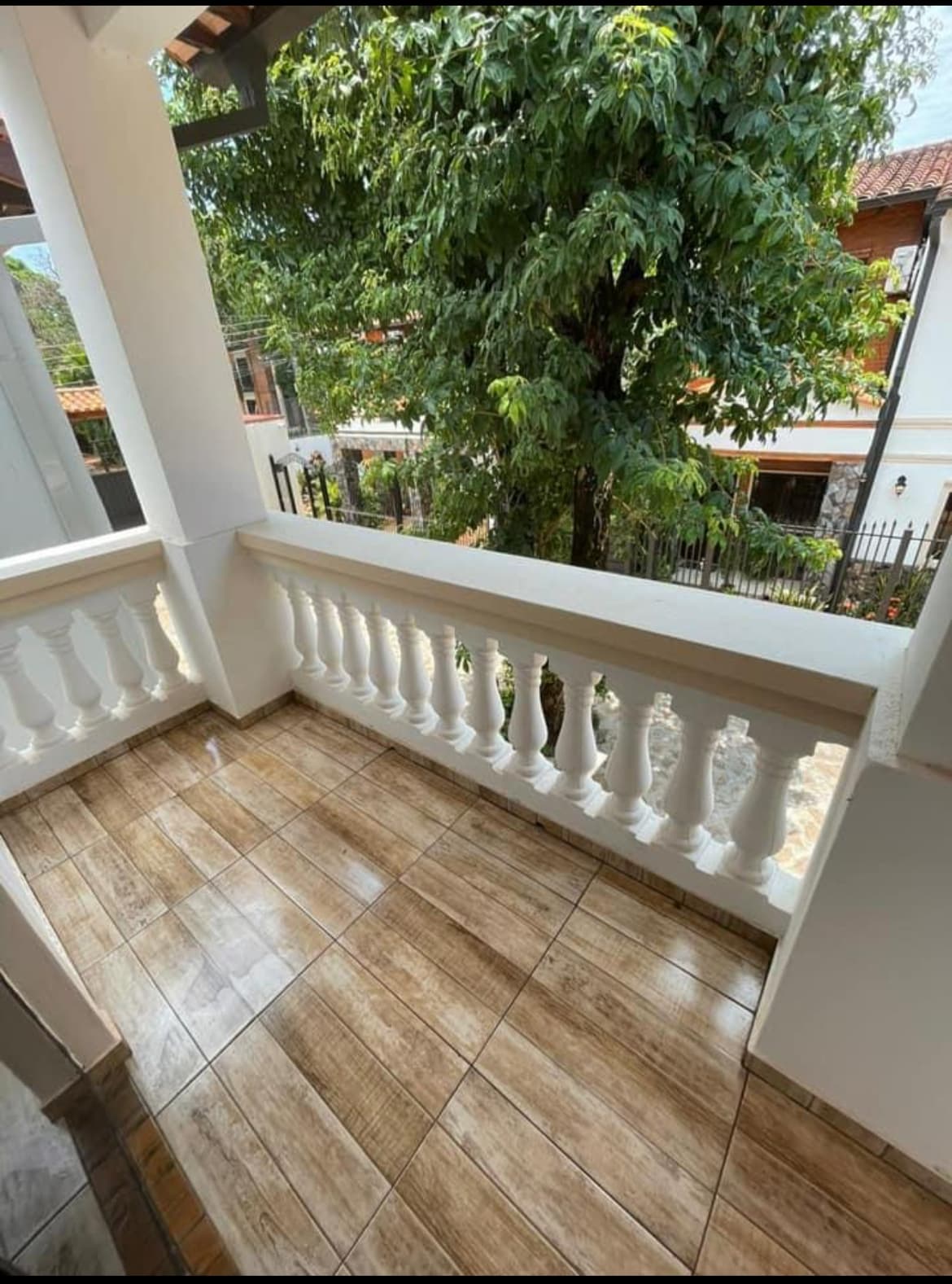 Casa Con Piscina En Barrio Privado En Luque En 7.400.000 Gs / Mes, foto 3