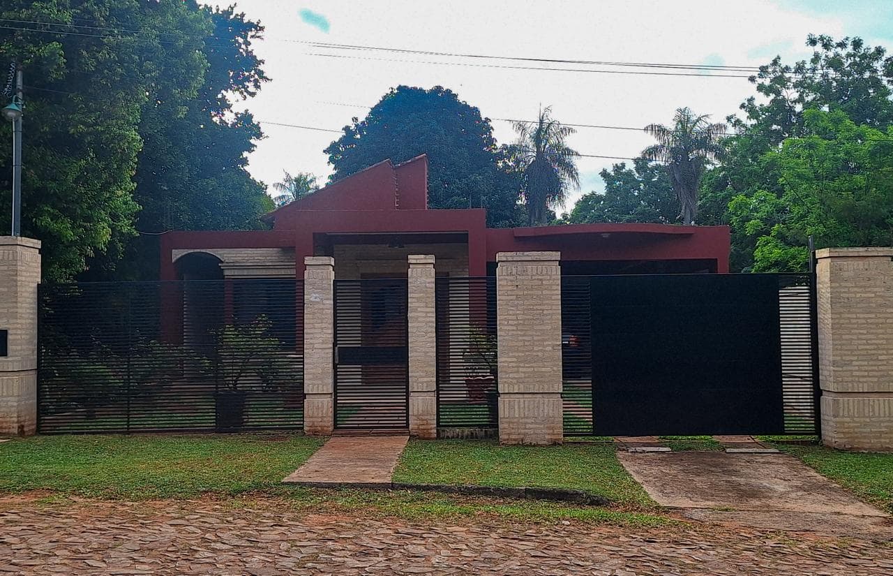 hermosa casa en la ciudad de Luque, foto 3