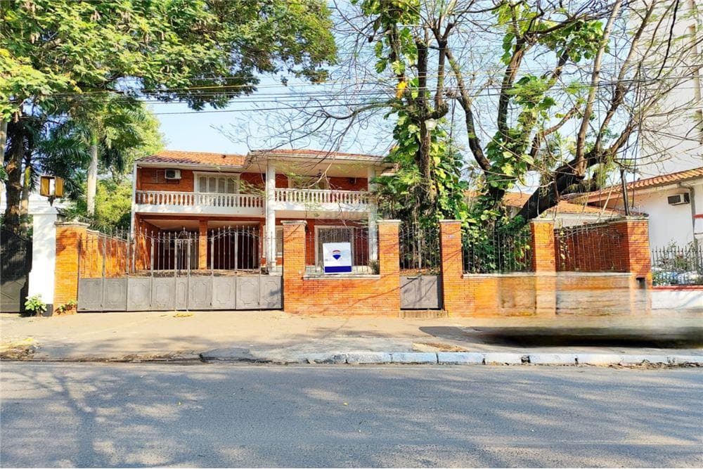 Vendo Amplia Propiedad en Las Mercedes