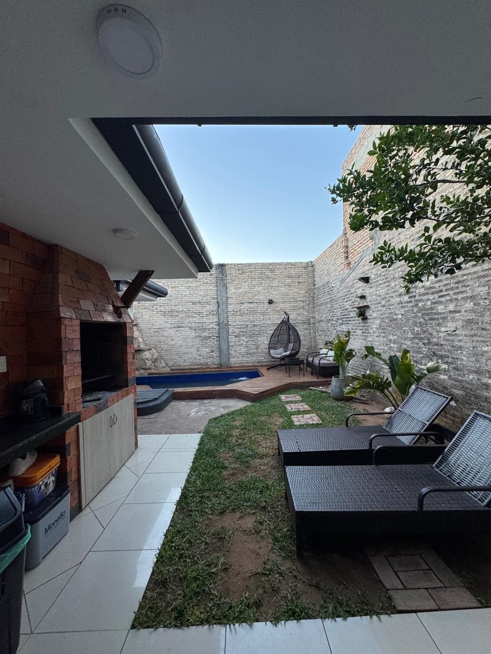 Villa Morra, en alquiler duplex de 4 dormitorios