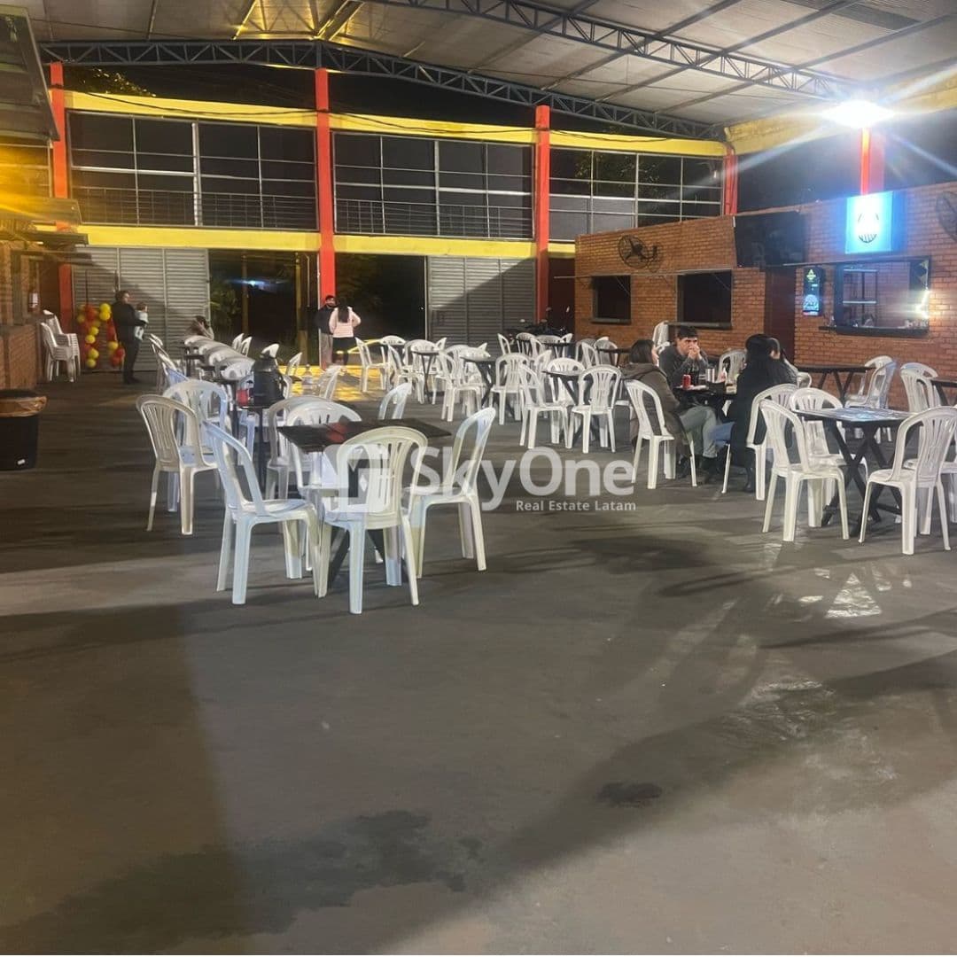 Se Alquila Salon Comercial En "social Food Park" — foto 4