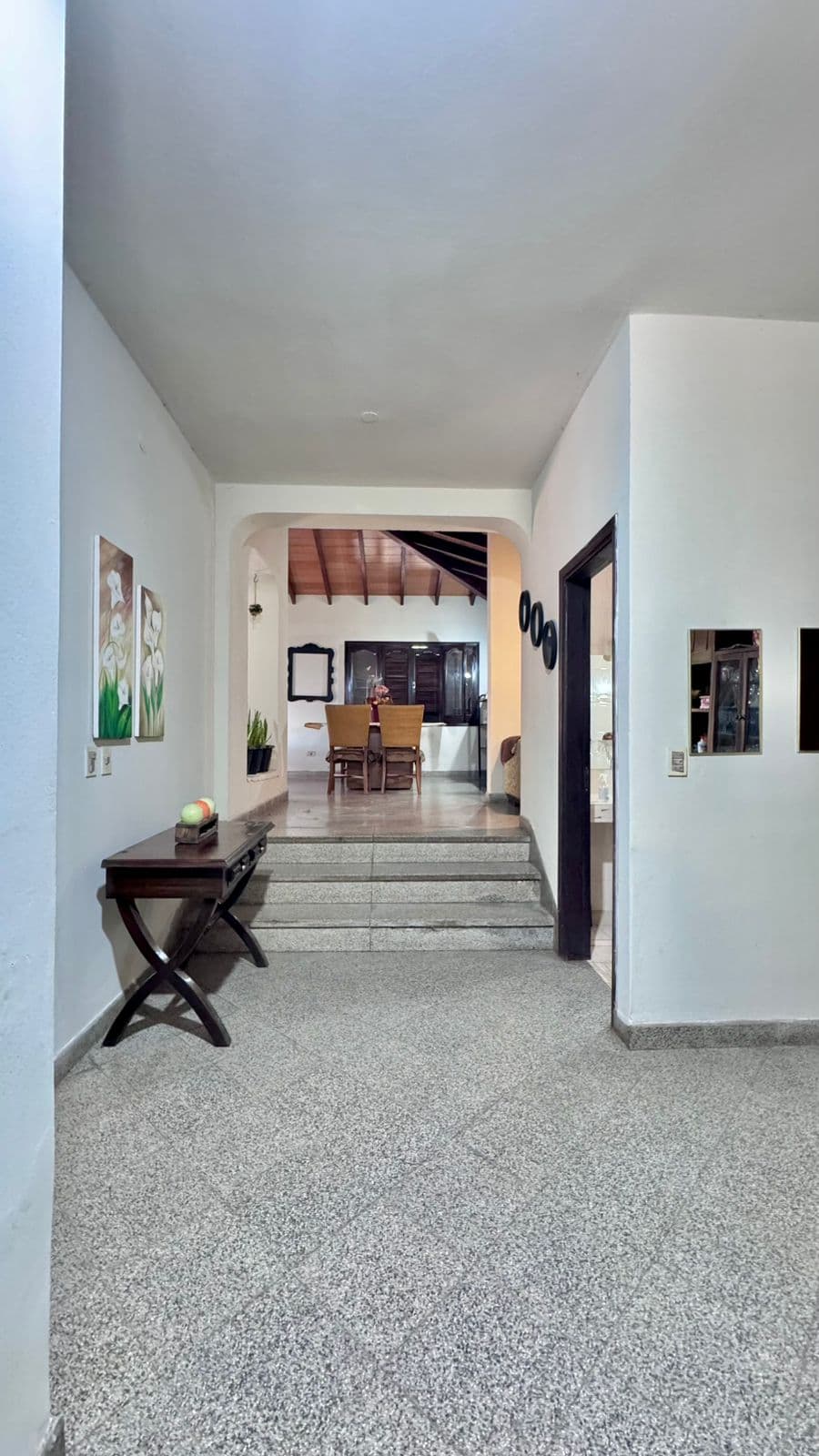 En venta amplia casa en Vista Alegre - Asunción, foto 5