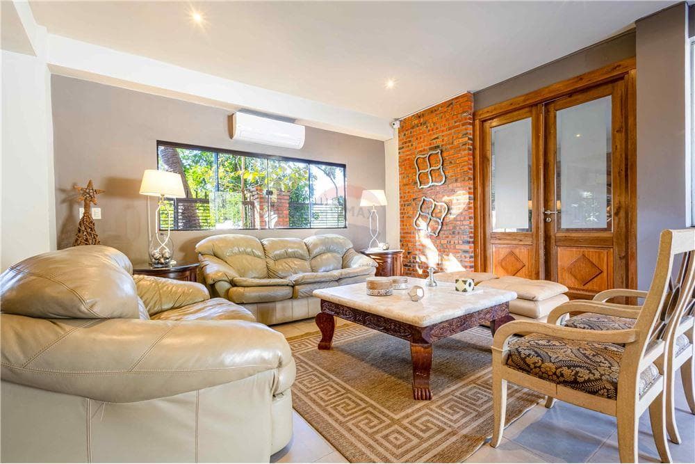 Imponente residencia a metros del Yacht, foto 4