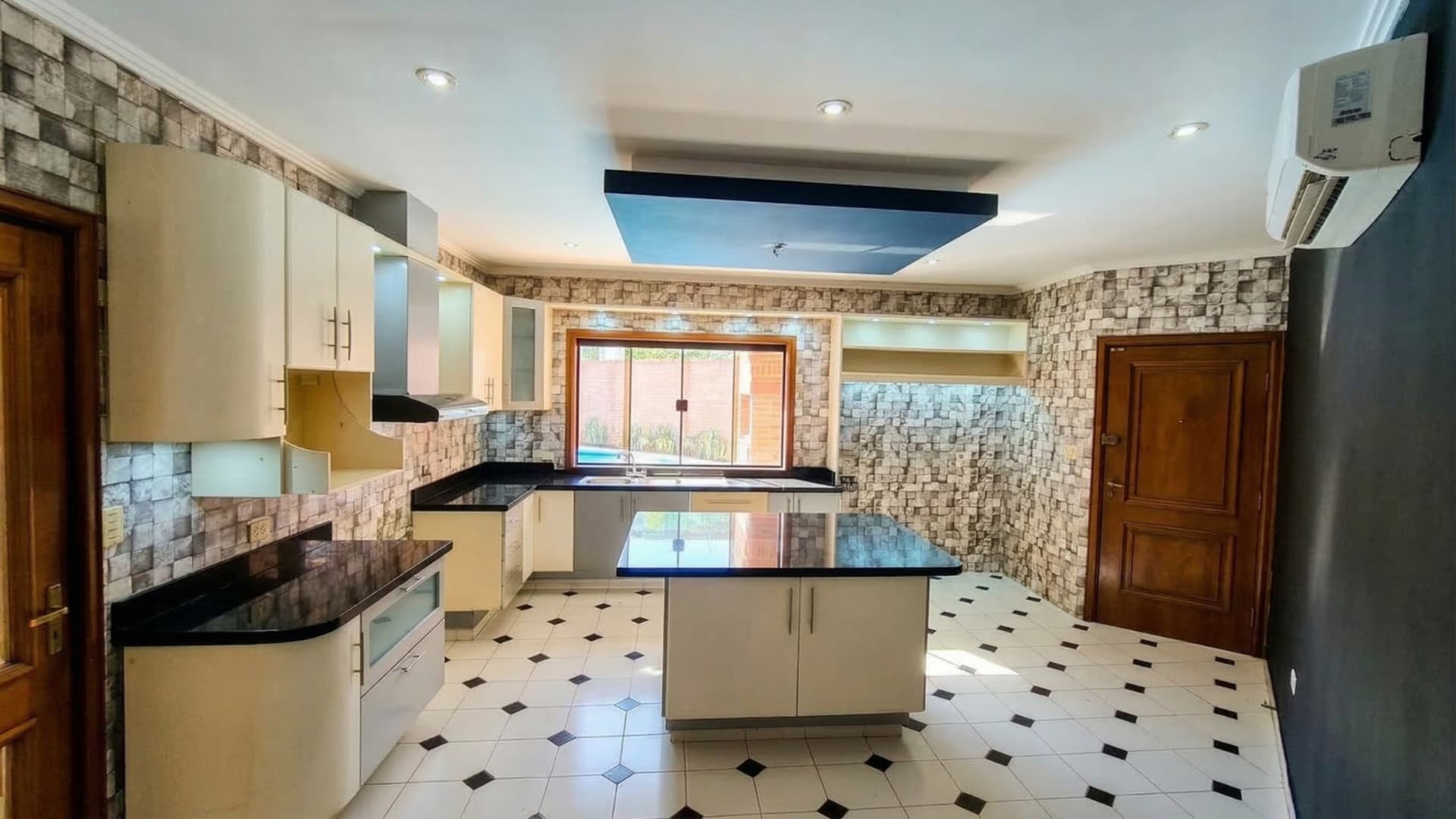 Casa en barrio Las Lomas, foto 2