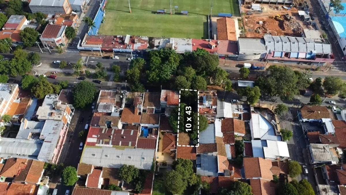 Vendo terreno sobre quinta avenida en el Barrio Obrero de Asunción