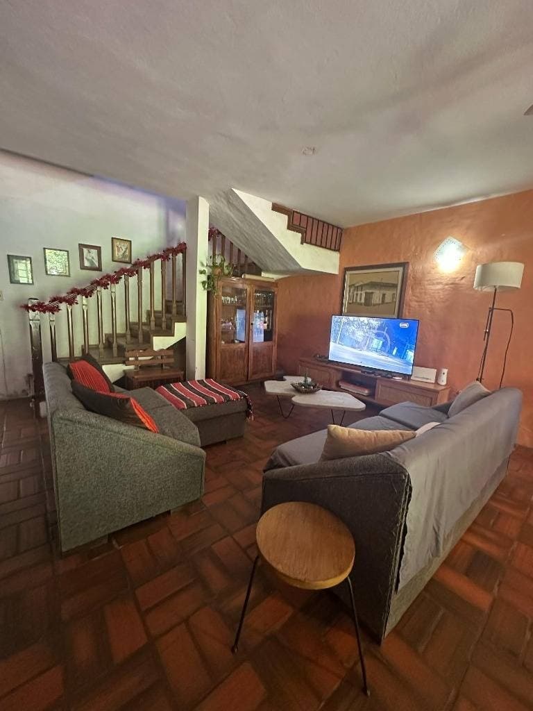 Amplia casa tipo colonial en lambare, foto 4