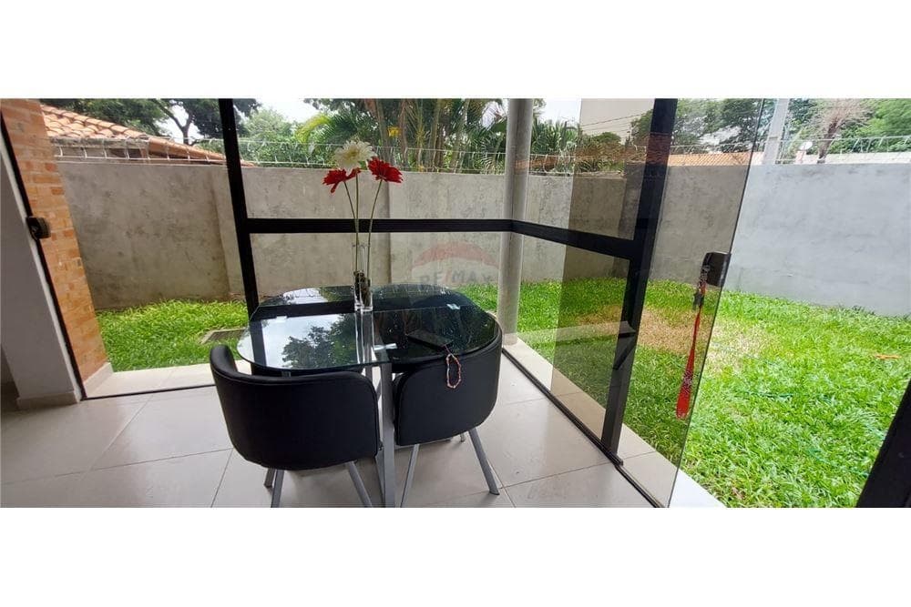 hermosa duplex en Luque, foto 4