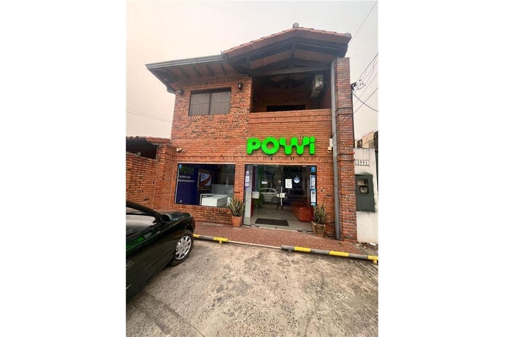 Casa con salon comercial sobre cacique lambare, foto 2