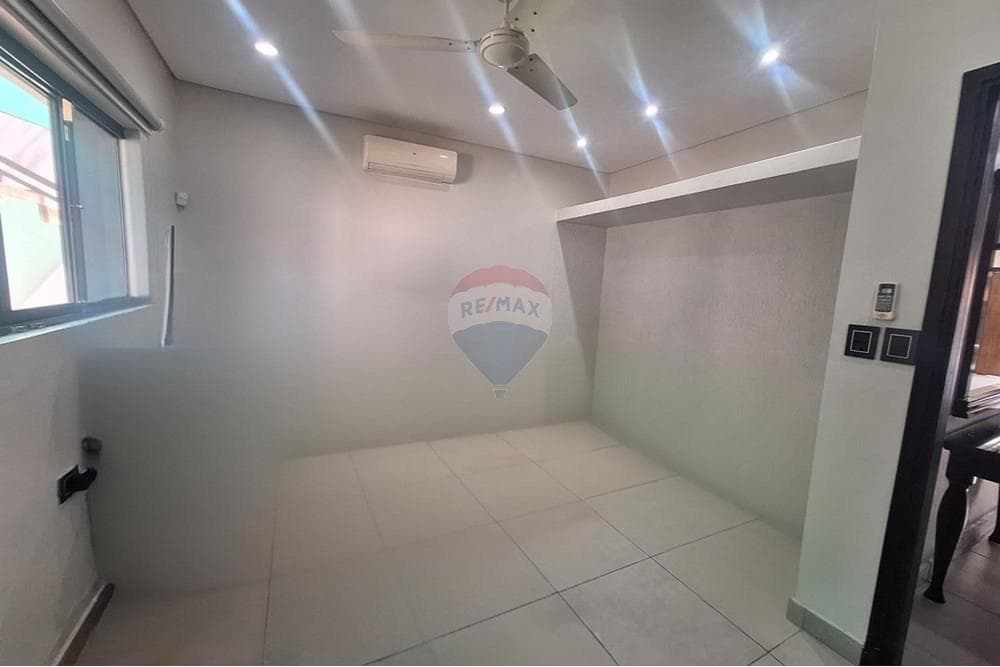 Oficina en alquiler – Barrio Mburicaó - Asunción, foto 5