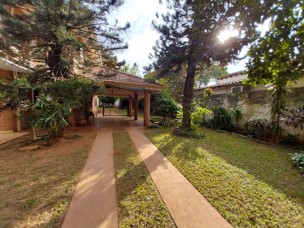 Terreno con casa en Villa Aurelia — foto 1