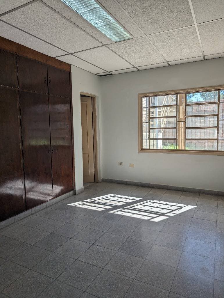 Casa Espaciosa en Alquiler a Pasos de Madame Lynch — foto 4