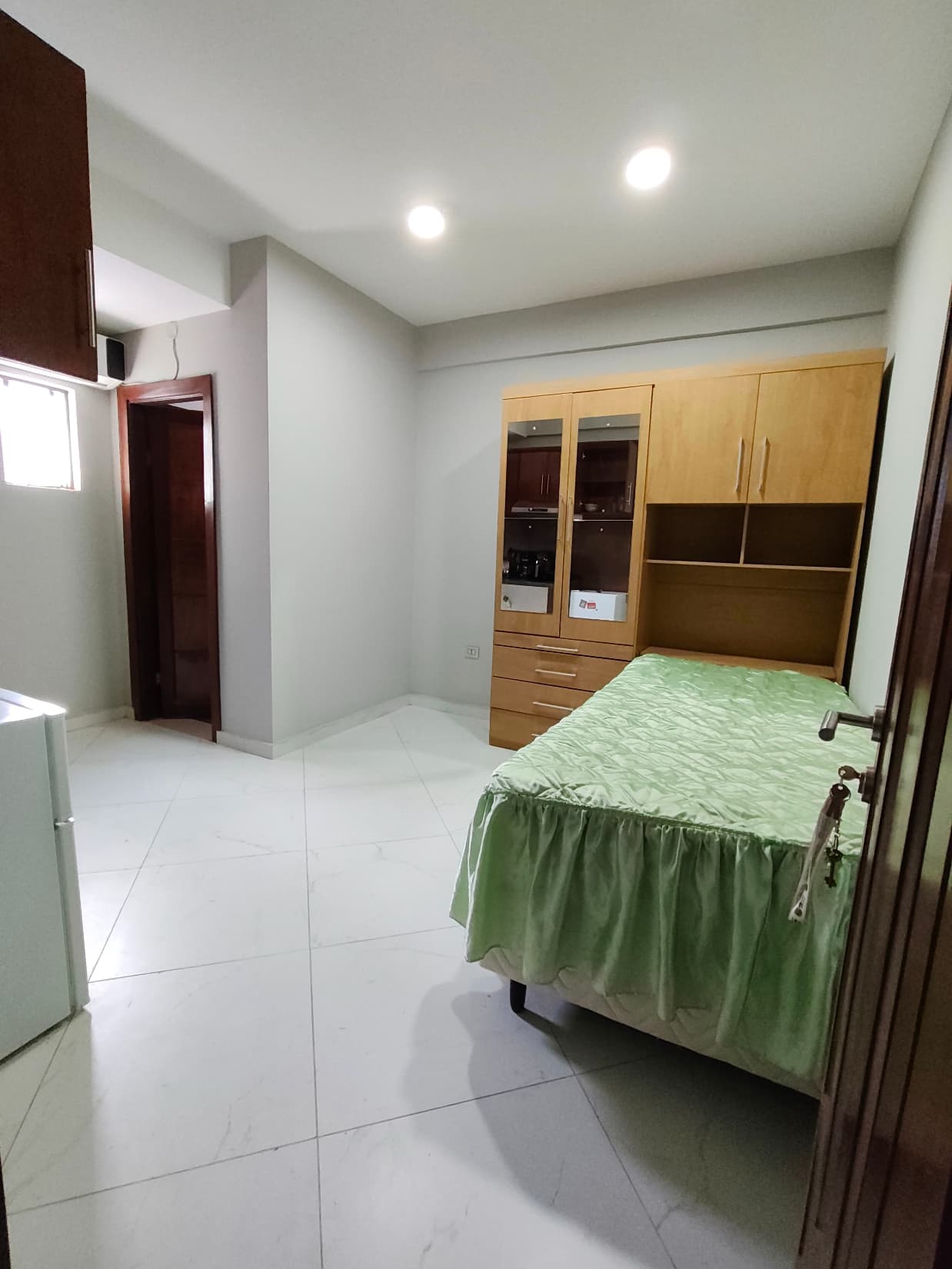 Alquilo monoambiente a estrenar! Totalmente amoblado en Lambaré