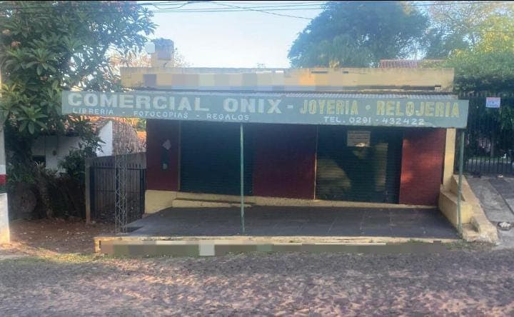 Salones comerciales en el centro de areguá, foto 1