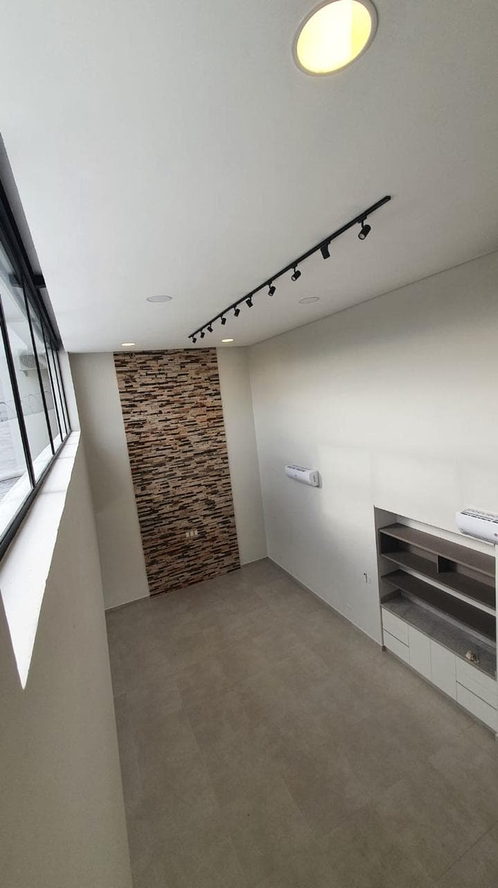 Amplia Casa De 3 Habit En Suite — foto 4