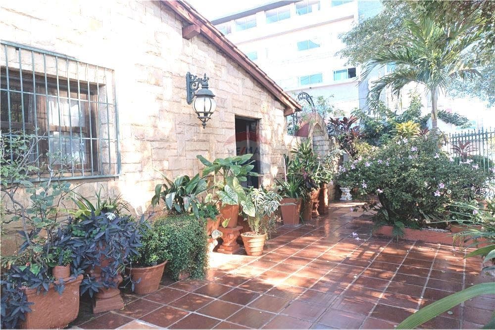 Oportunidad de Inversión en Esquina – Luque, Cuarto Barrio