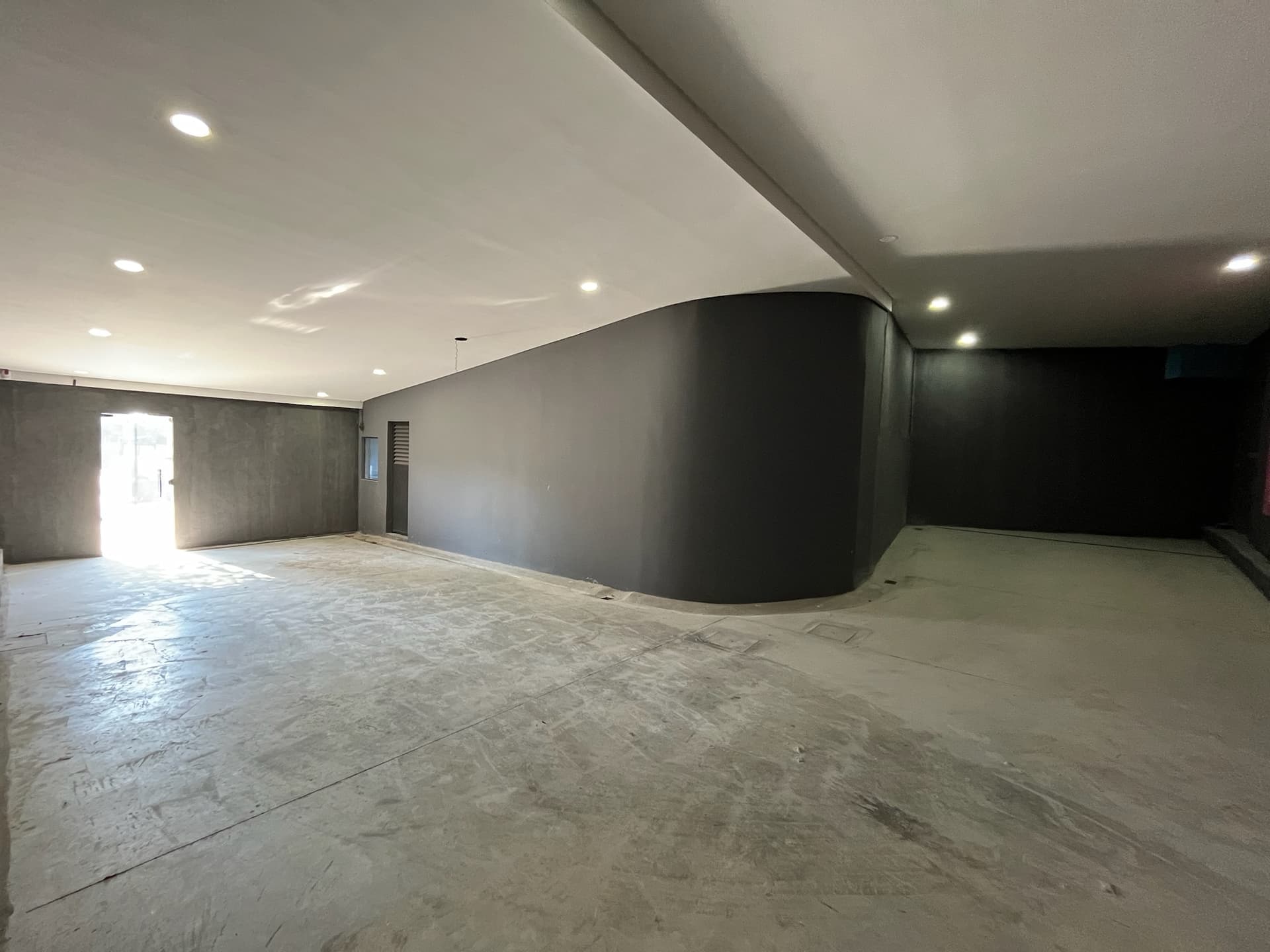 Imponente local comercial con deposito sobre avenida españa, foto 4