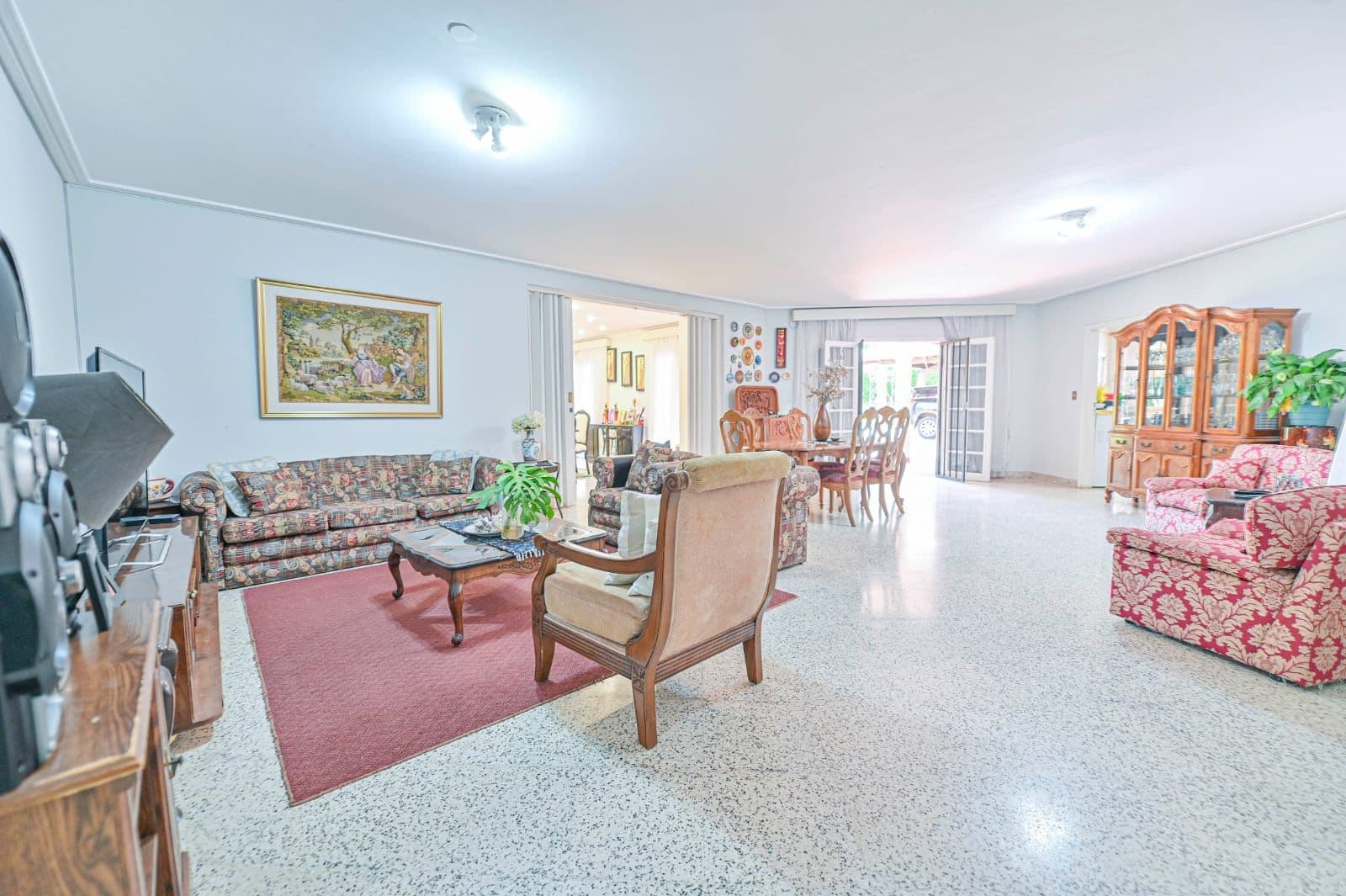 En Venta Amplia Residencia - Barrio San Cristobal — foto 4