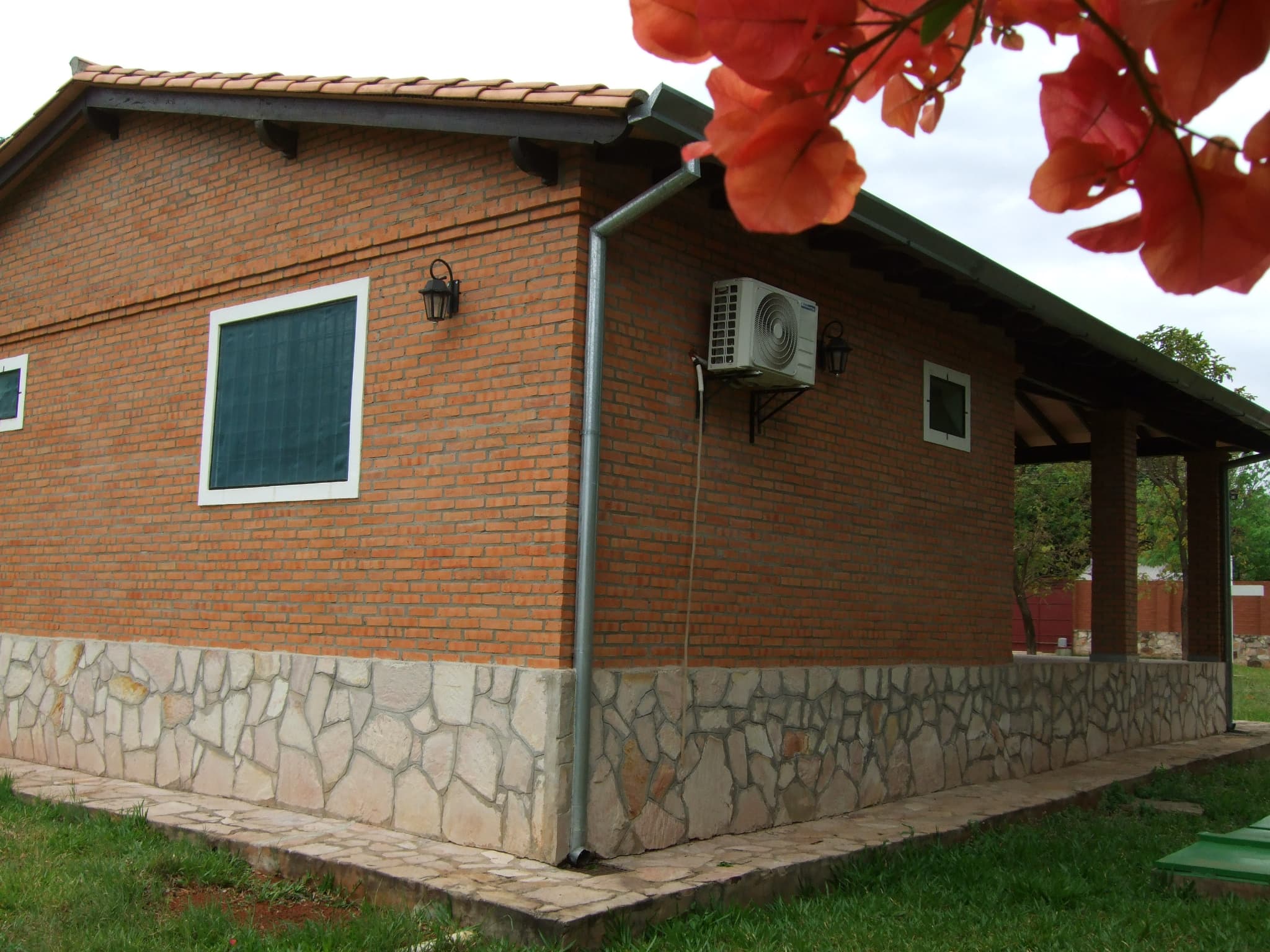 De Casa En Areguá De Excelente Calidad Constructiva — foto 5