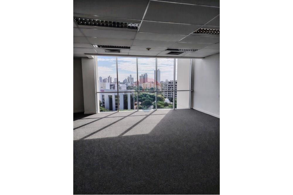 Oficina corporativa en el edificio plaza center — foto 2