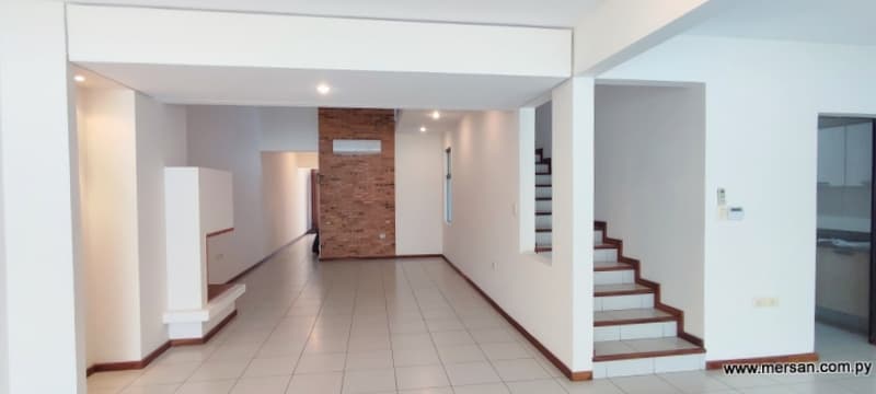 Casa pareada 3 suites y 4 cocheras - b° mburucuya — foto 3
