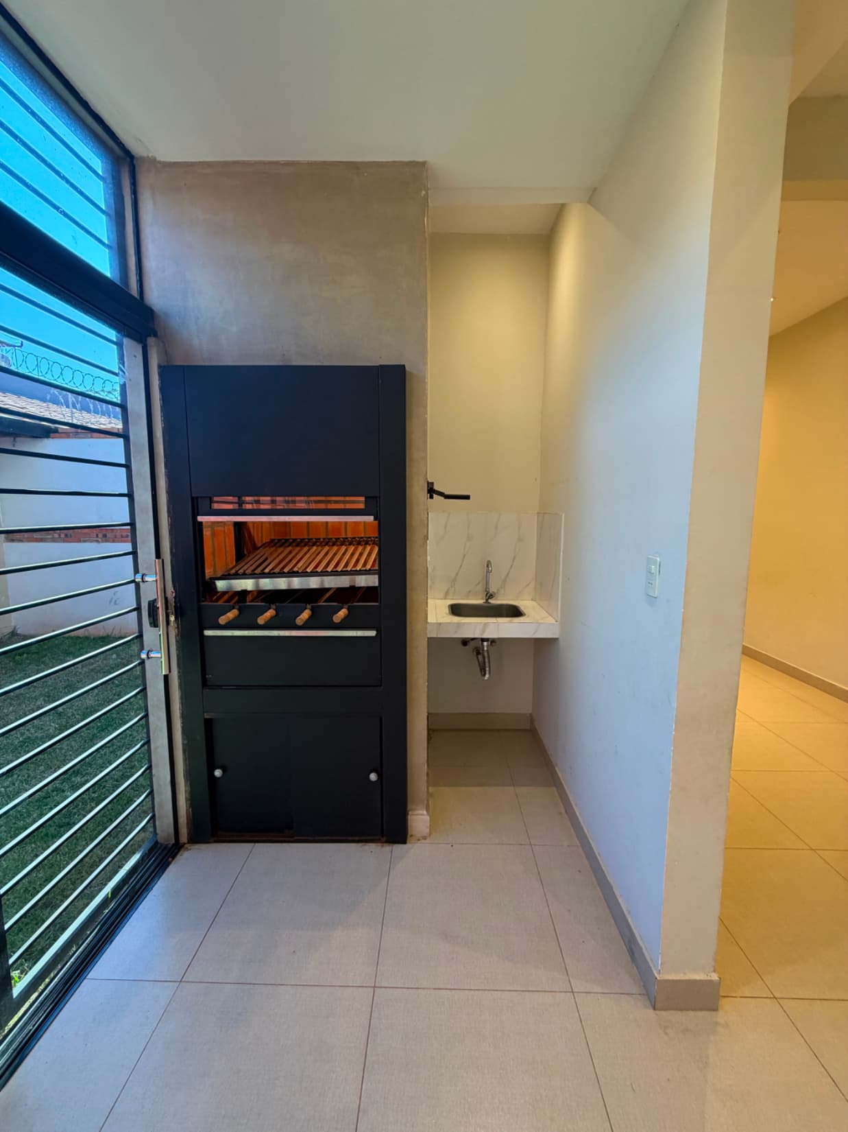 Duplex con Quincho y Área de Servicio en Barrio Hipódromo con