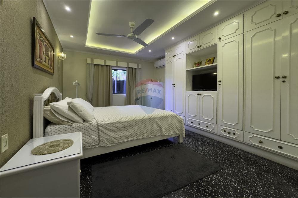 En Venta amplia Residencia de 4 habitaciones, foto 5
