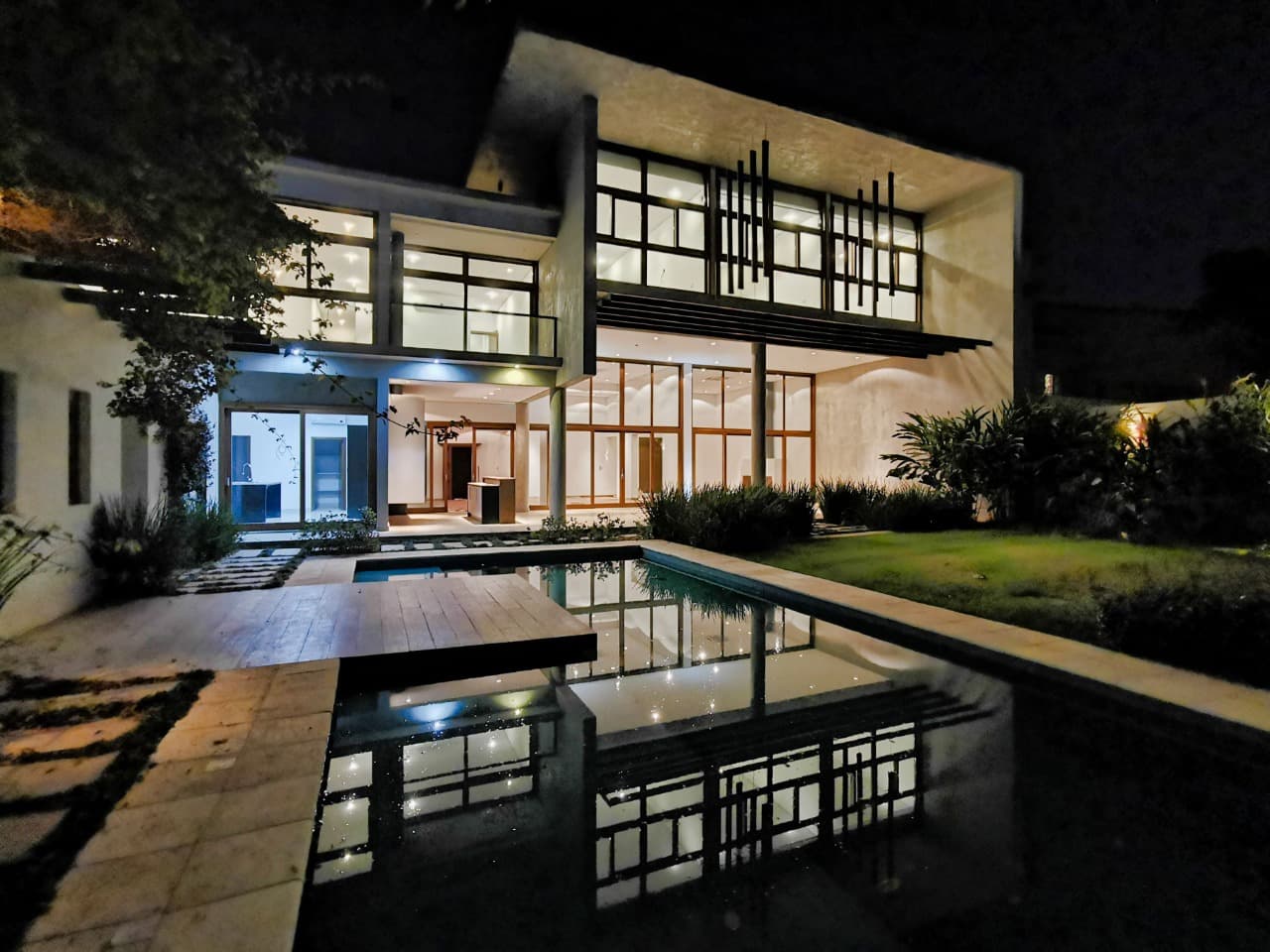Importante residencia minimalista en Los Laureles, foto 3