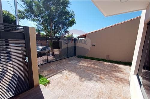 Duplex venta zona colegio sek, lambare, foto 2