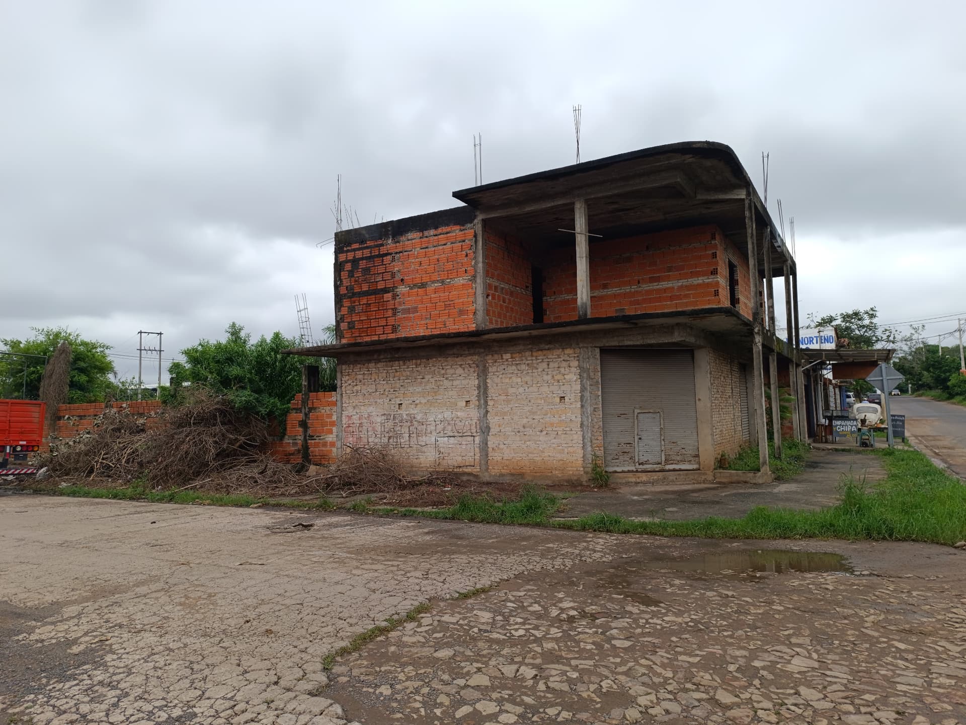 Edificio de oficina o departamento a terminar en Mariano Roque Alonso, foto 2