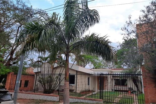 Alquilo casa en los laureles