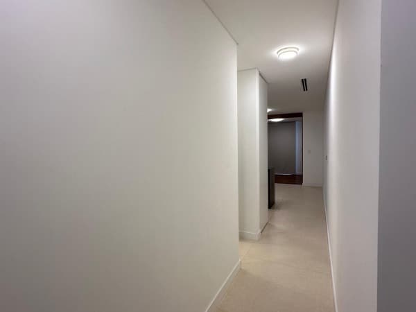 Monoambiente en alquiler edificio alzara en barrio ycua sati — foto 4