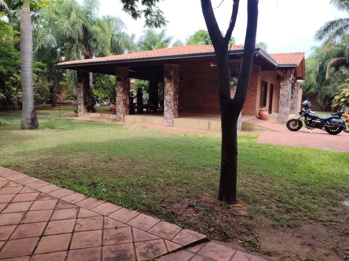 En Venta Casa Quinta con Piscina en Estanzuela – Itauguá, foto 2