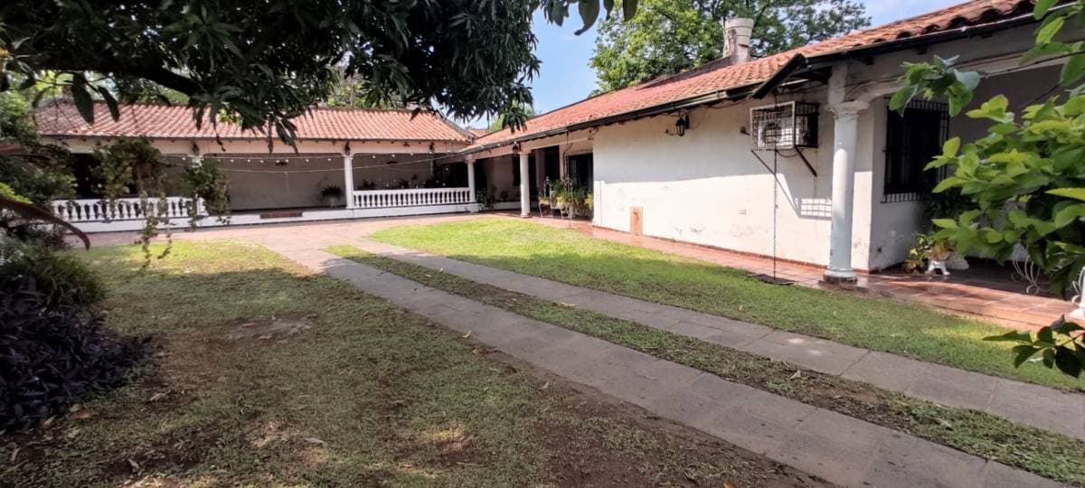 Casa en Venta 4 dormitorios - Luque, Central, foto 2