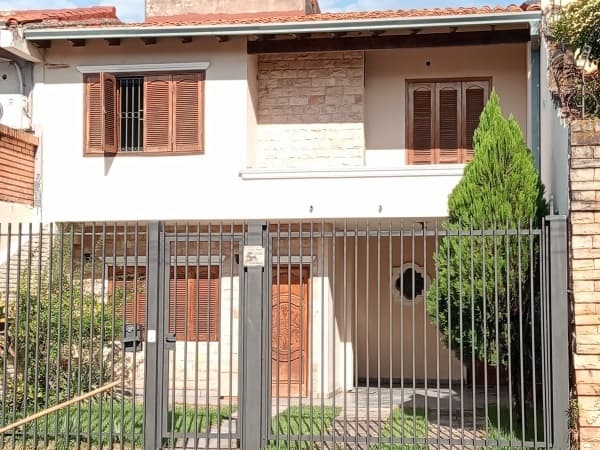 Alquilo amplia casa en san vicente