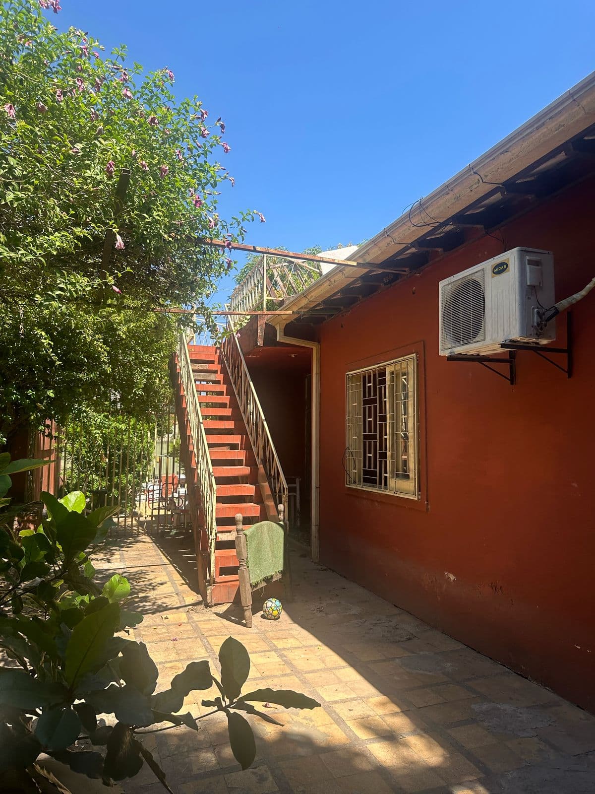 Casa a demoler o refaccionar en sajonia a precio de terreno, foto 4