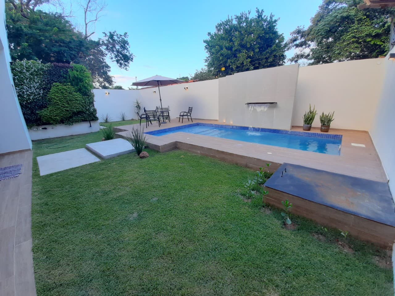 Hermosa Casa Minimalista Con 4 Dormitorios zona Conmebol, barrio America, foto 1