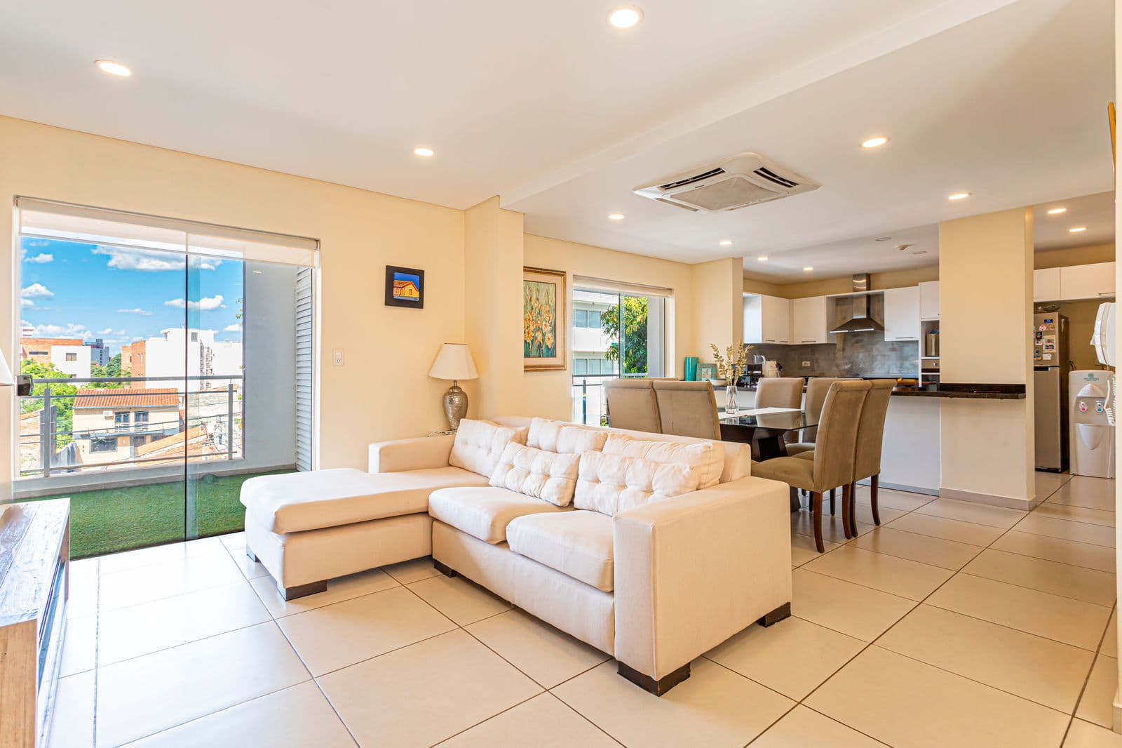En Venta Amplio Dpto. De 3 Dorm. - Barrio Las Mercedes