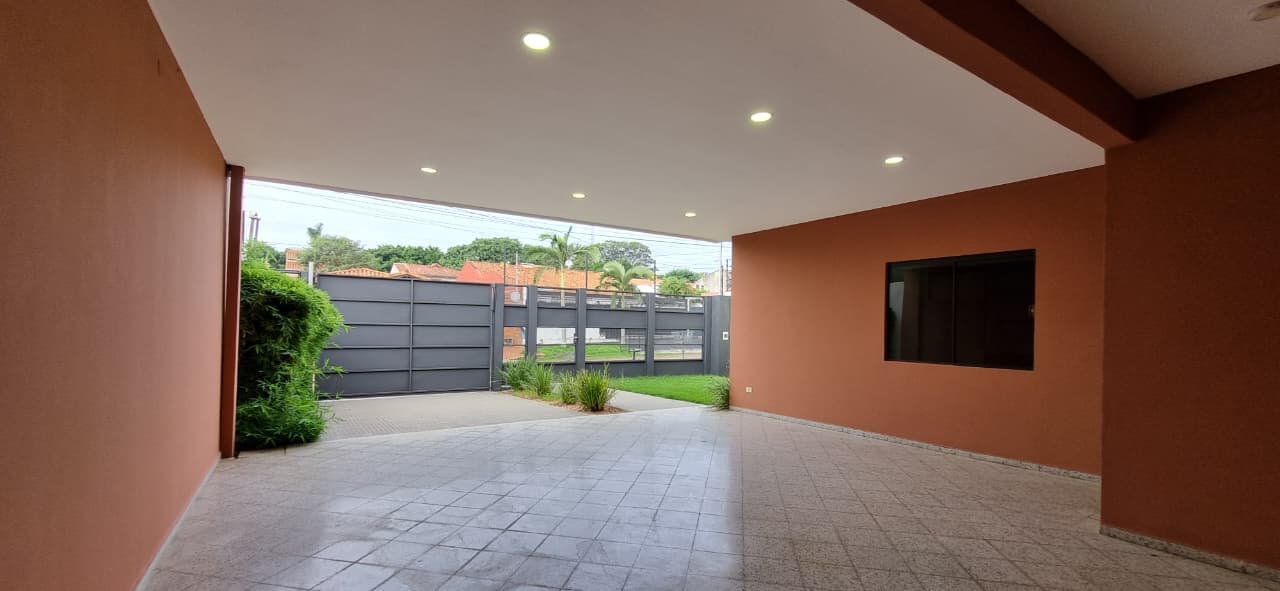 Hermosa Casa en Fernando de la Mora zona Sur, foto 3