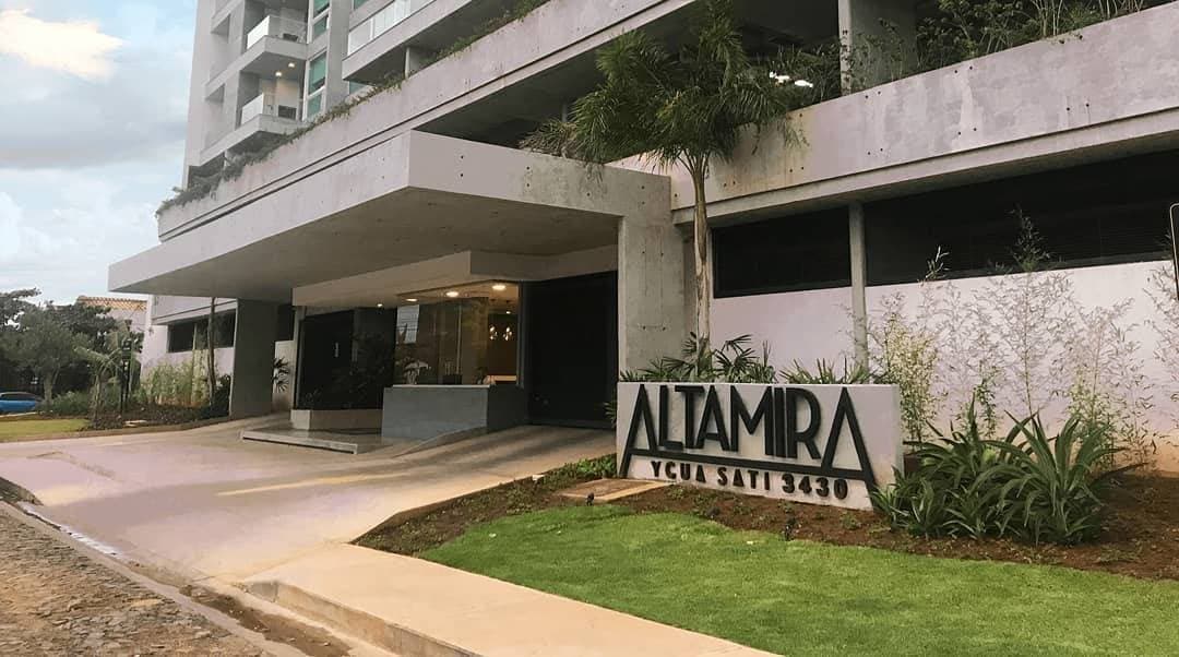 Alquilo departamento amoblado en altamira ycua sati