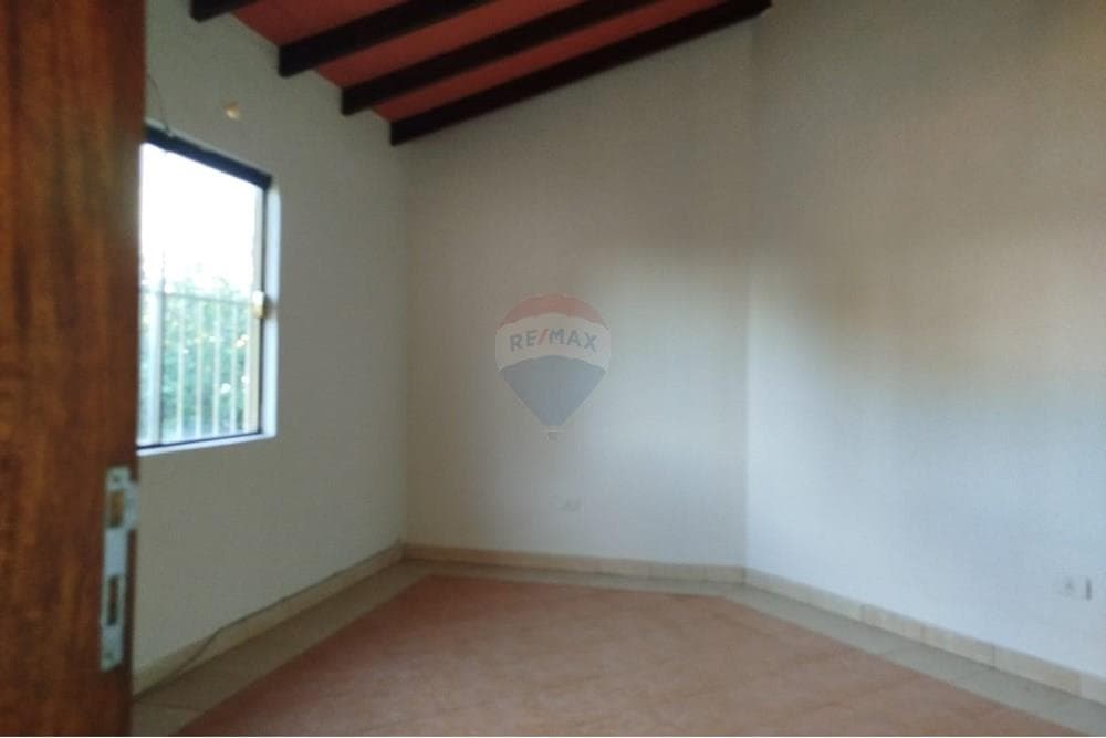 Casa en alquiler - Lambaré, barrio valle apu´a, foto 5