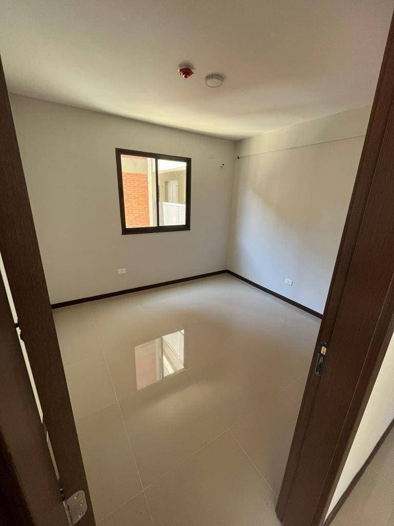 Departamento de 2 dormitorios en Luque - Ubicación privilegiada, foto 4