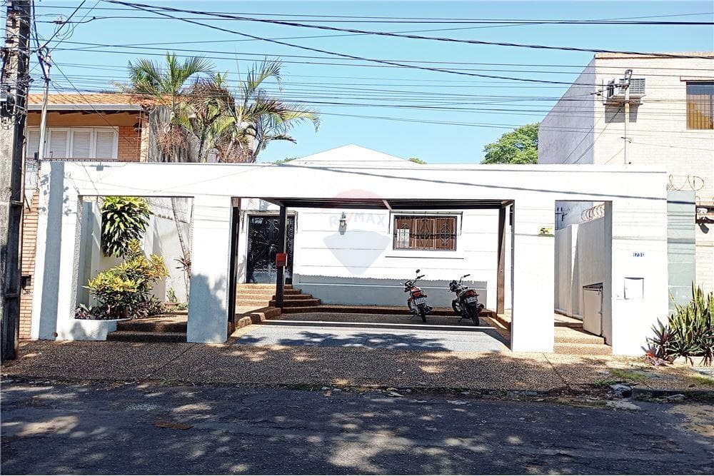 Alquiler casa con piscina Asunción Bella Vista z/ IPS Central