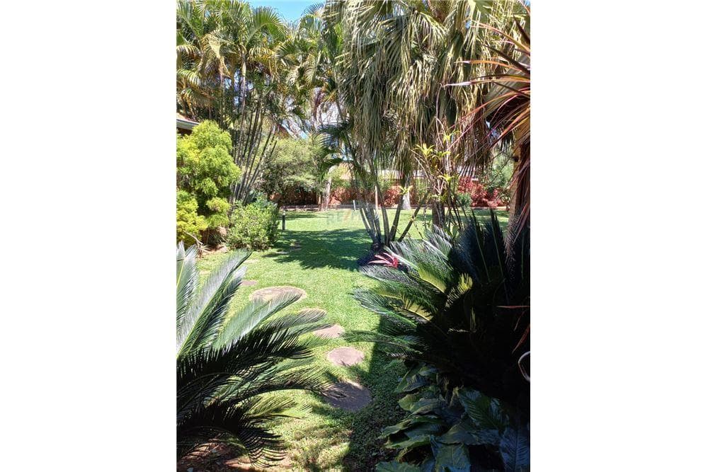 Lujosa residencia en venta en Bo. Surubi'i - MRA, foto 5