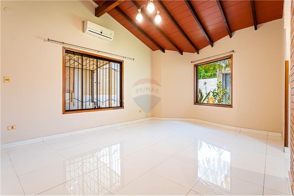 Casa con domotica en Lambaré mbachio, foto 5