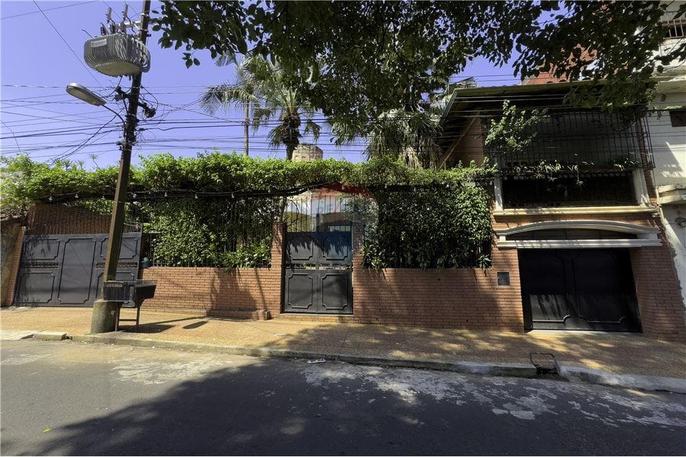 En Venta amplia Residencia de 4 habitaciones, foto 3